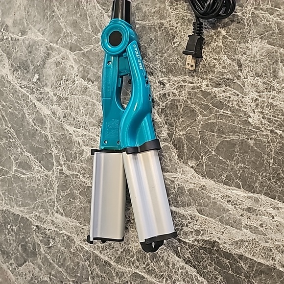 BEAD HEAD Wave Curling Iron - Picture 5 of 12